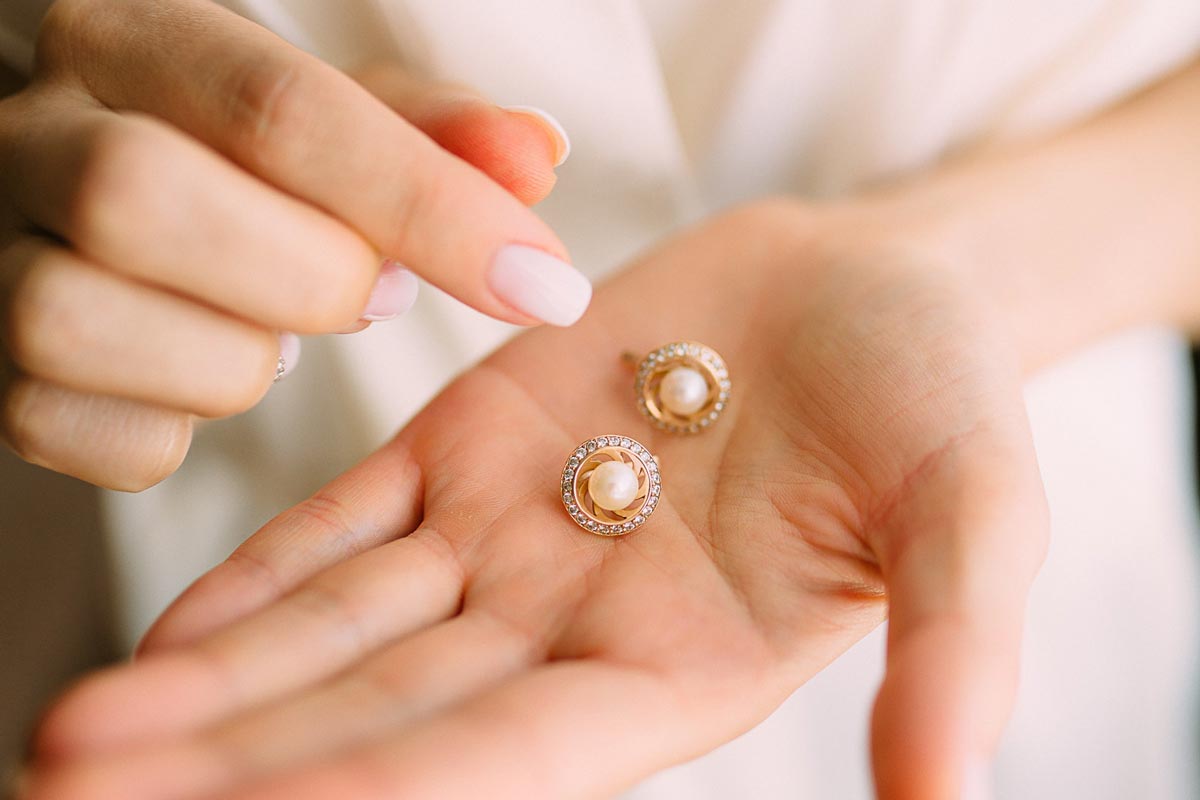 Cleaning best sale stud earrings