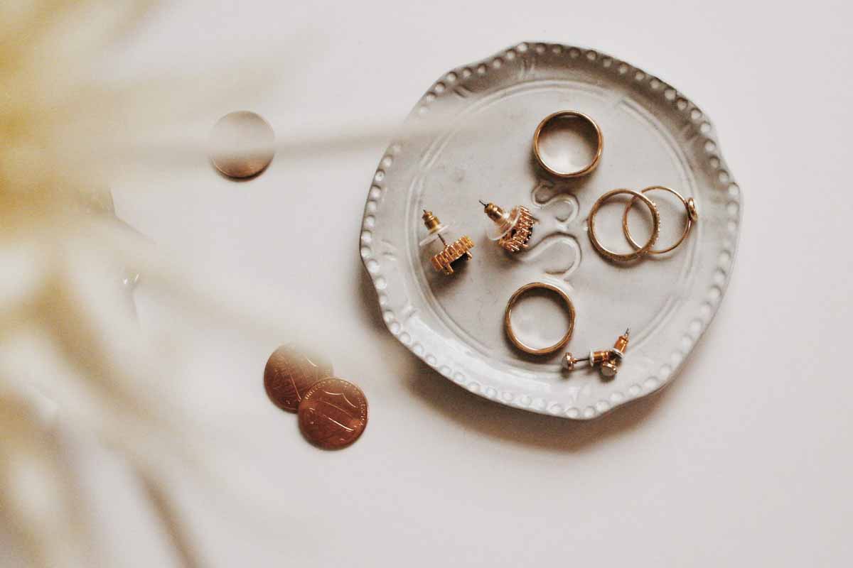 how-to-clean-fake-jewelry