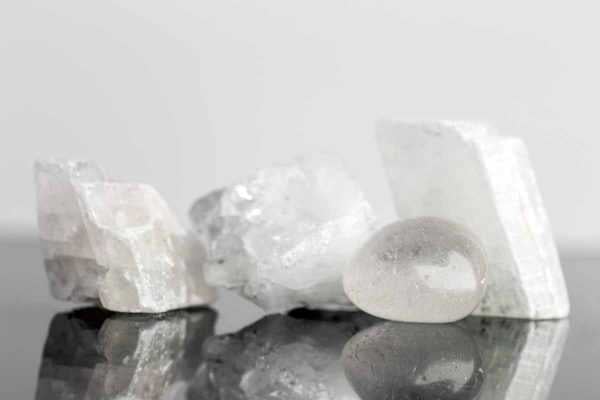 Clear-white-gemstones