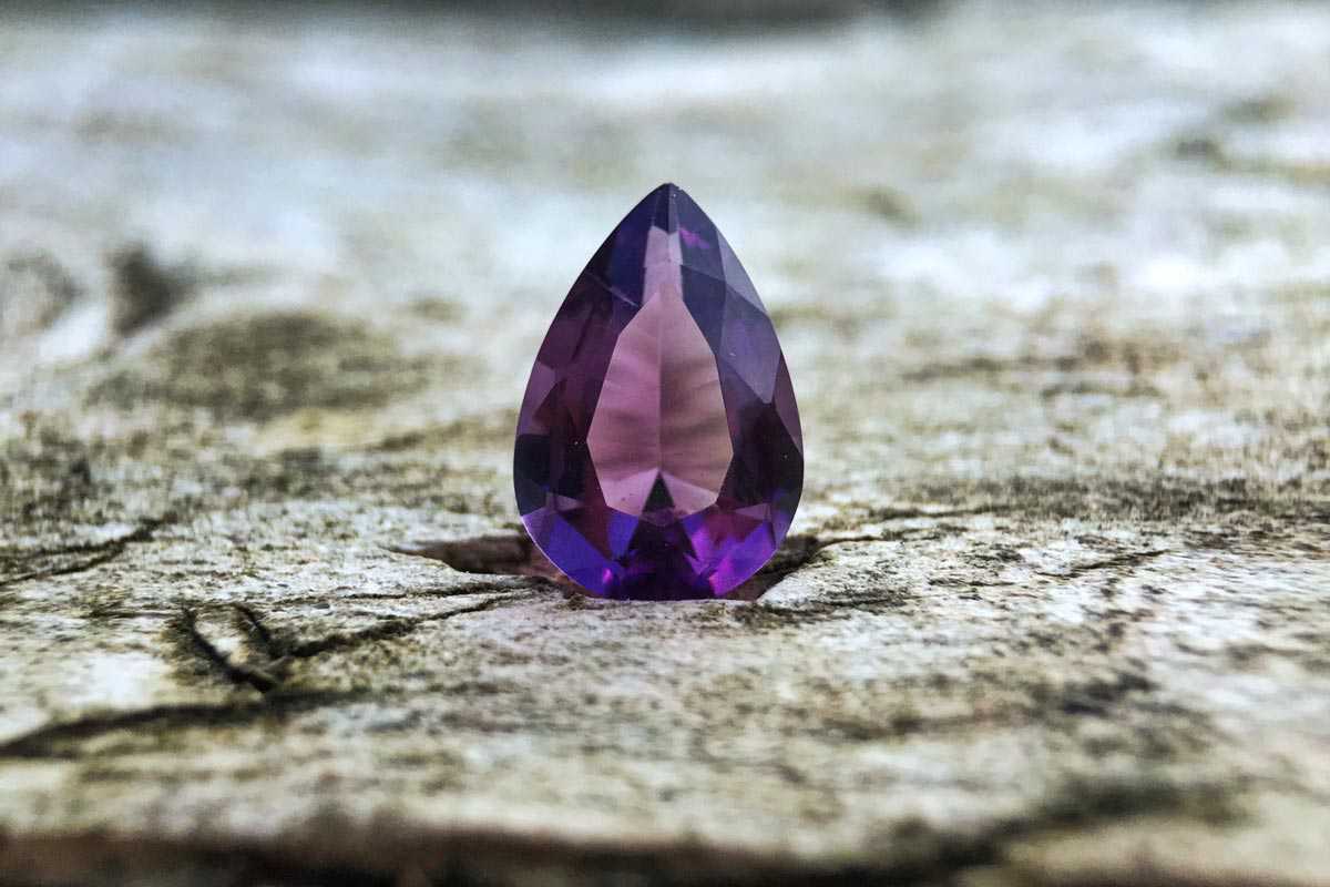 Amethyst color