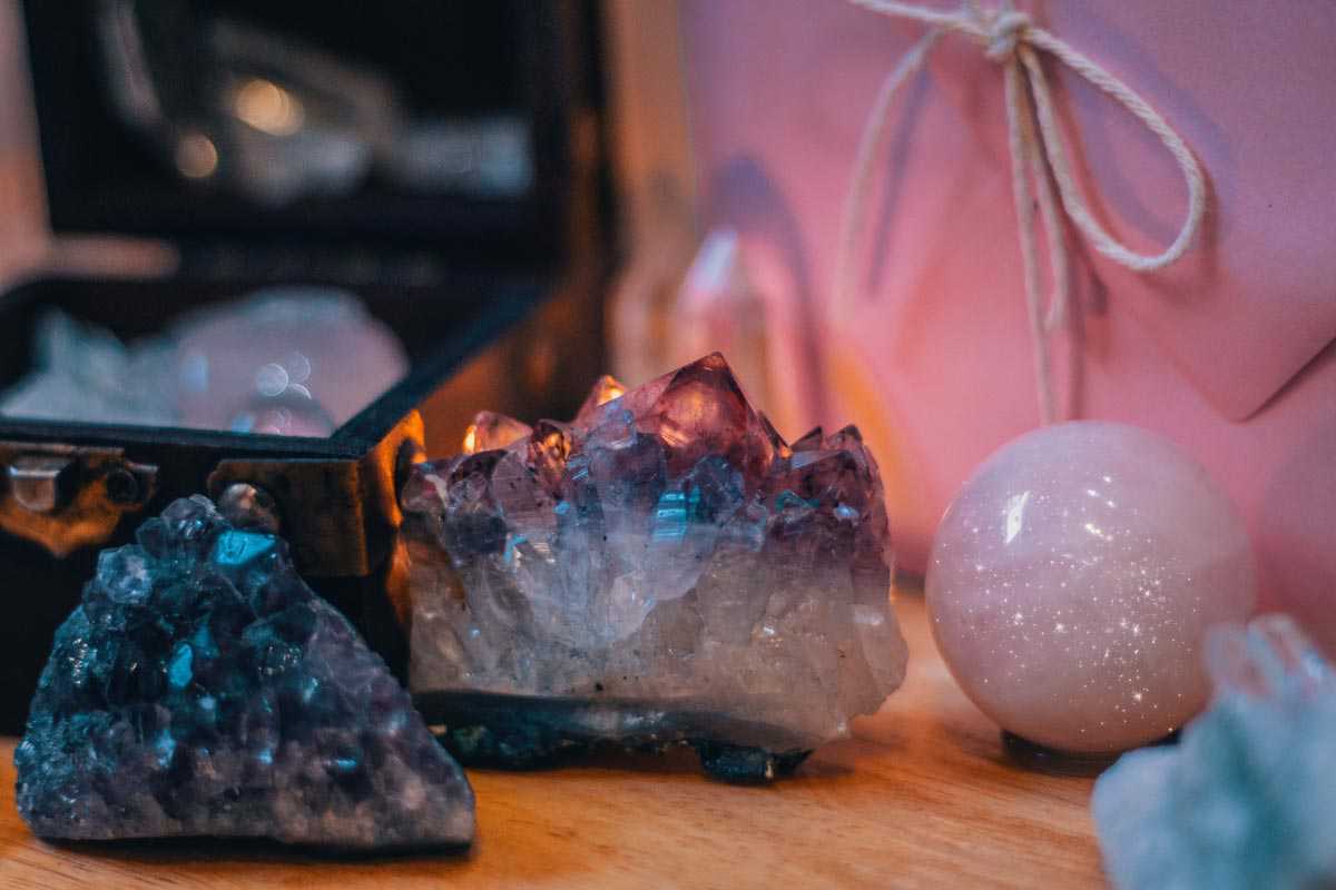 Crystals and Healing Stones for Positive Energy - Bulk Set 33 Real