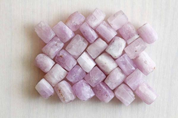 pink-crystal-kunzite