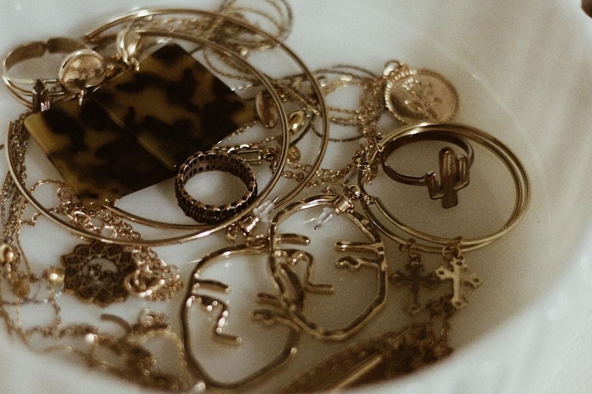 How to Clean and Polish Copper or Brass Jewelry without Damaging