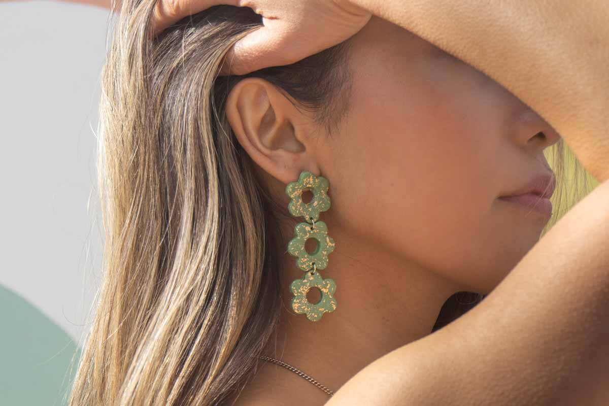 How To Wear Heavy Earrings That Will Not Hurt Your Ear Lobes? - Beadnova