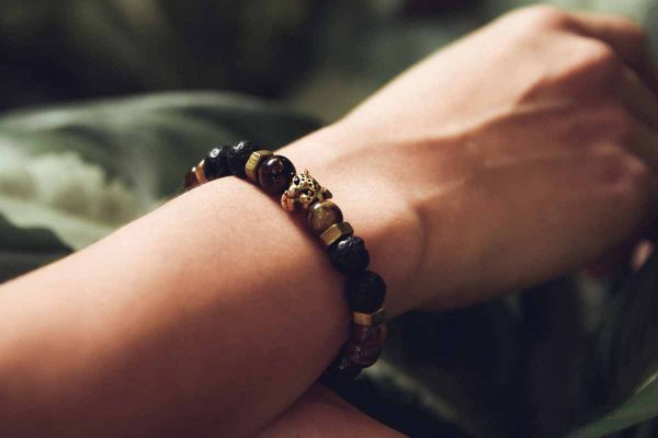 Benefits of Wearing Feng Shui Black Obsidian Wealth Bracelet 