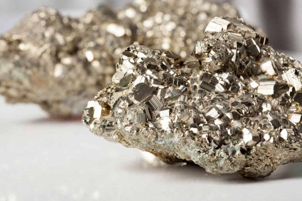 feng-shui-gemstone-pyrite-to-attract-luck-and-wealth