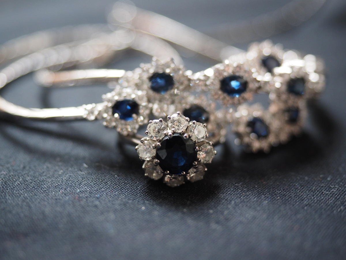 Diamond Blue Sapphire Engagement Ring