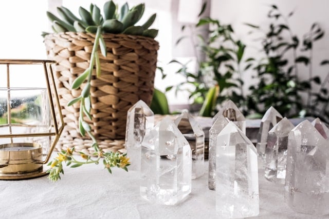 clear-quartz-crystal-for-bedroom